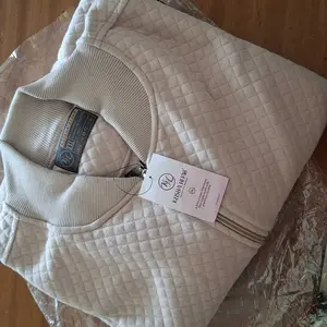 Sabrina Series Jaket Panjang Muslimah Premium Bahan Diamond Knit Desain Elegan Fingger Pin Tahan Panas untuk Berbagai Kesempatan