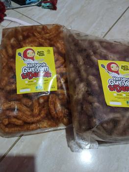 Product Review of Paket Gurilem & Kerupuk Mangkok Pedas isi 500 gram Food Snacks from h**2 1