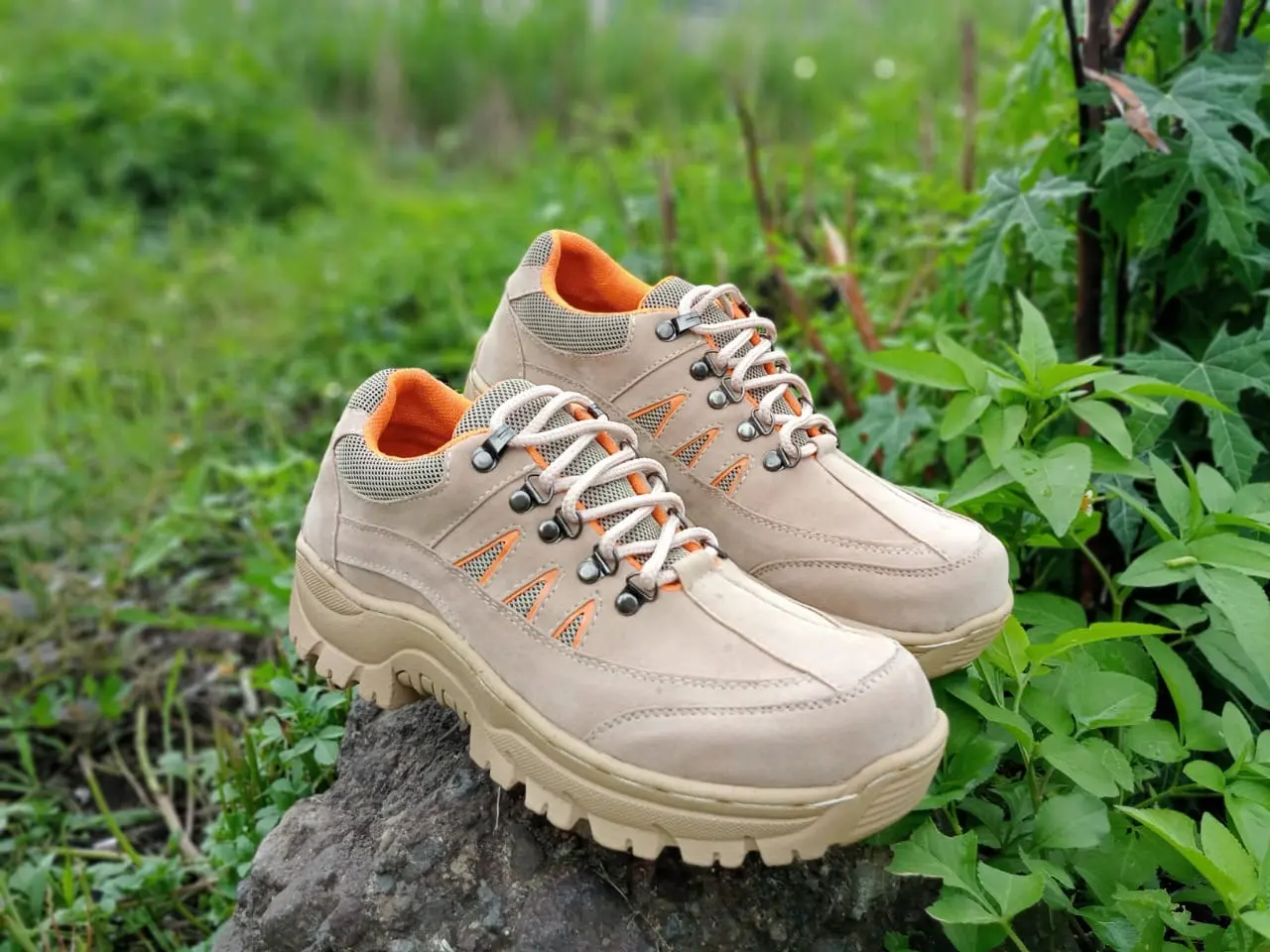 Sepatu Safety Pria Wanita Sepatu Gunung Hiking Unisex Sepatu Safety Ujung Besi shoes