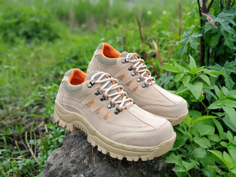 Sepatu Safety Pria Wanita Sepatu Gunung Hiking Unisex Sepatu Safety Ujung Besi shoes 0