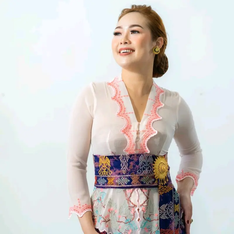 1 SET KEBAYA JADI & BAHAN_ MOTIF CERY ( KEBAYA DAN KAMEN 3