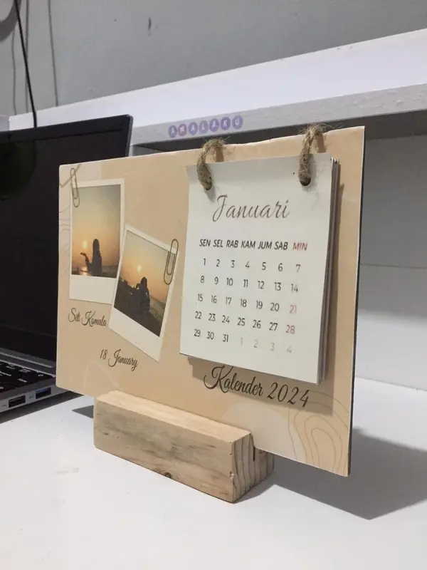 Kalender custom 2025/kalender duduk/kalender meja/ kalender kantor Foto 6