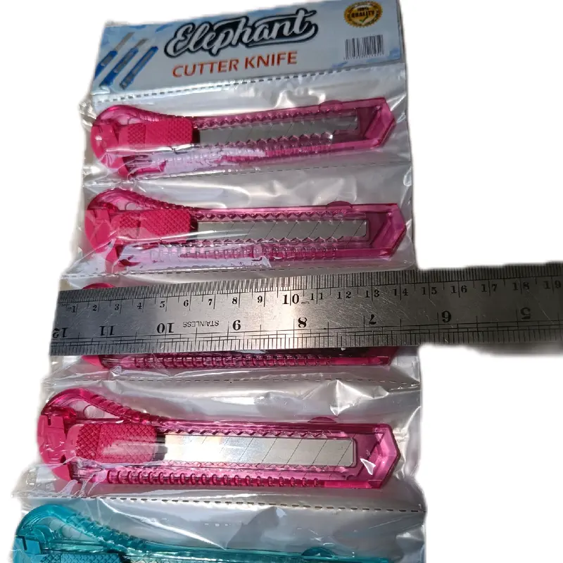 Cutter Besar Transparan ELEPHANT (1 Renteng Isi 12 Pcs) - Cocok untuk Pemotongan Kertas dan Karton di Sekolah dan Kantor 2