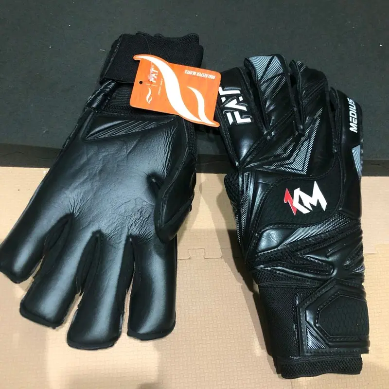 Sarung Tangan Kiper edisi Kurnia Meiga 1