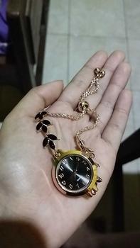 Product Review of Jam Tangan Serut Wanita Mewah Simple Elegan Model Bulat Rantai Bunga quartz stainless jarum watches from m**a 1