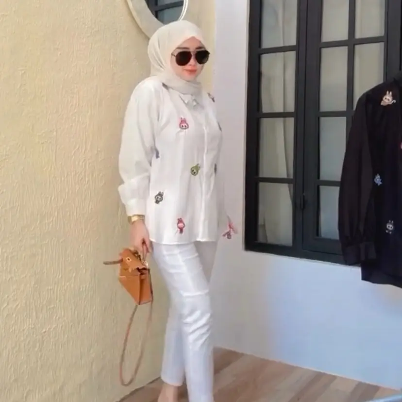 Kemeja Bordir Ila Fashion Motif Labubu Viral dengan Bordir Cantik - Formal Katun Nyaman Wanita Hitam Santai Kerja Lembut Panjang Coklat Putih Tebal