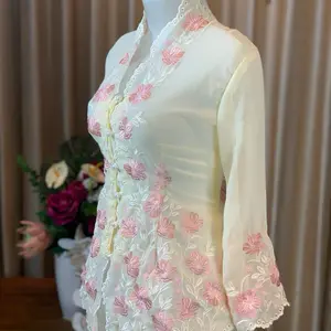 Kebaya kartini encim motif kebun raya