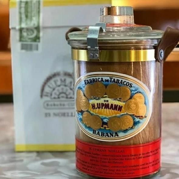 H UPMANN NOELLAS GLASS JAR OF 25