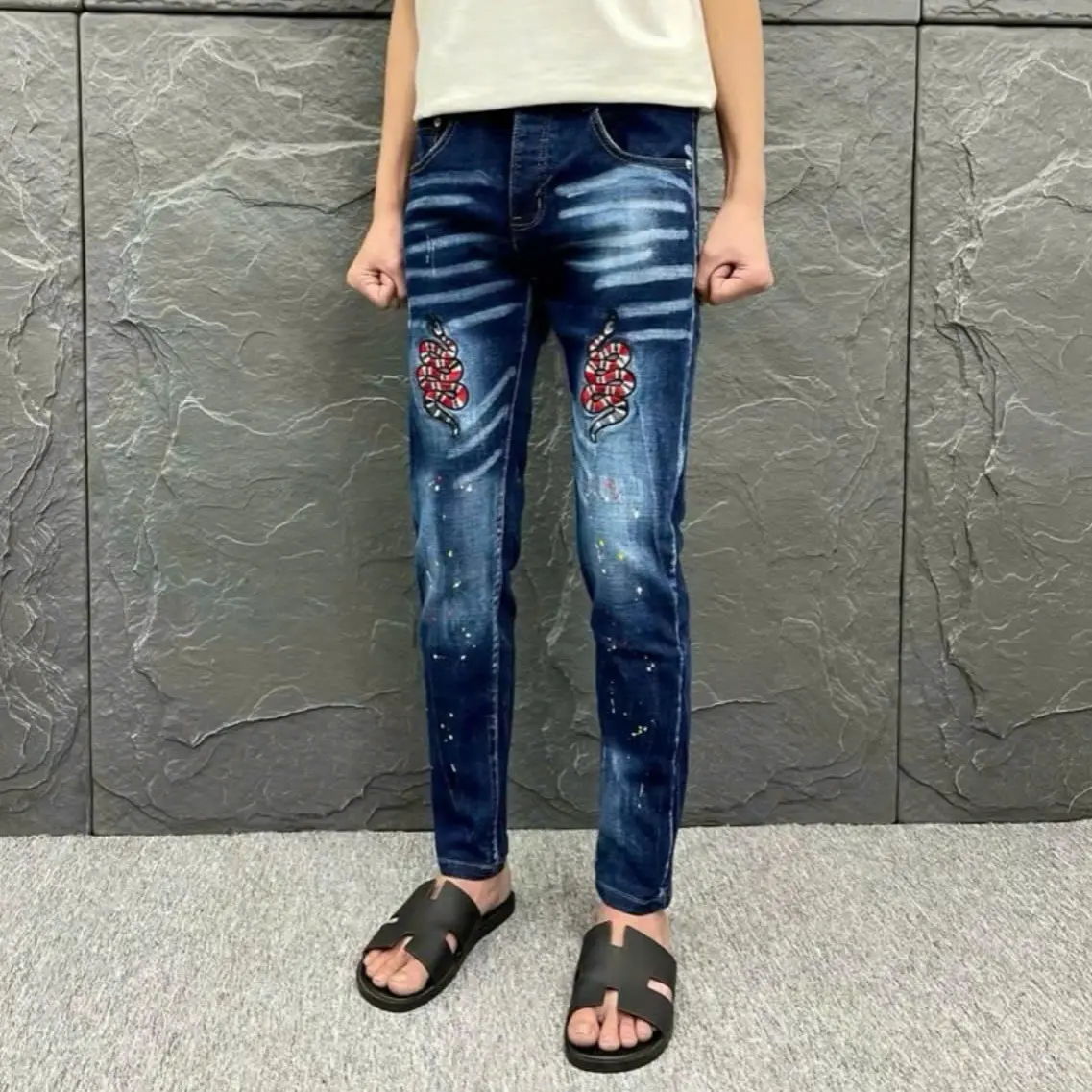 Quần jean nam dài phối hoạ tiết vá đen trắng siêu hot, phong cách thời trang trẻ trung chuẩn Menswear WOMAN
