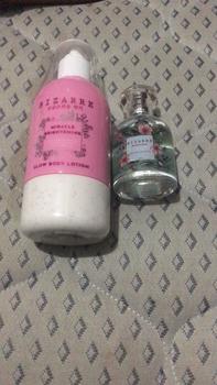 Product Review of BIZARRE Glow Body Lotion Lotion Kulit Tubuh 300 ML from A**h 1