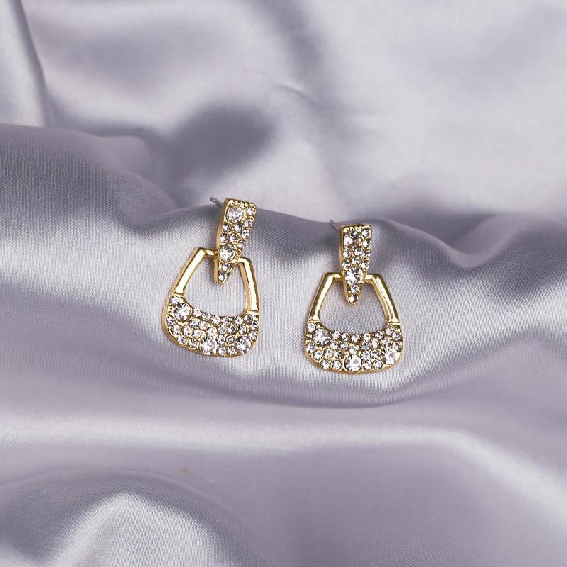 Minzo Anting Korea Wanita Tusuk Stud Model Tas Aksen Zircon Fashion Earrings Elegan Aksesoris Perhiasan Hiasan Perempuan Minzo Anting Korea Wanita Tusuk Stud Model Tas Aksen Zircon Fashion Earrings Elegan Aksesoris Perhiasan Hiasan Perempuan