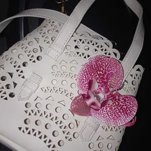 Bag Charm Orchard Gantungan Tas Anggrek Aksesori Tas Bunga Anggrek Jumbo GB15