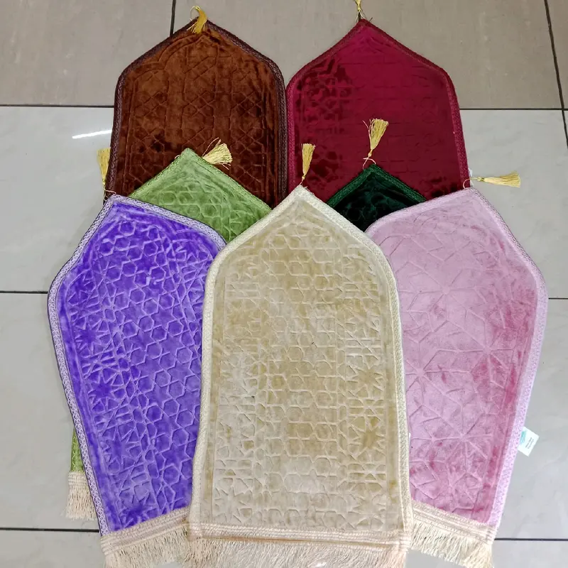 Sajadah kubah mini polos bahan embos 35/60 1