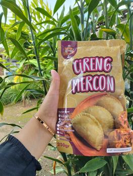 Product Review of 1 Pack Cireng Mercon Umafood Isi Ayam Suwir Pedas / Jando Pedas / Usus Pedas / Ati Pedas / Keju from B**🐼 3