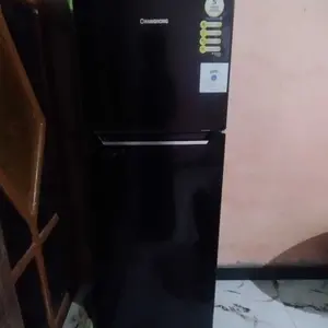 Changhong  Kulkas Lemari Es 2 Pintu Refrigerator Kapasitas 180 Liter Pendingin Makanan & Minuman - CRF238 Black gap 45