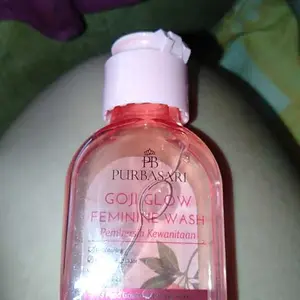 Purbasari Goji Glow Feminine Wash Wash / Sabun Pembersih Kewanitaan