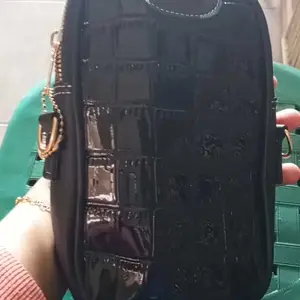 Lalastore1 Rara Bag Tas Selempang Wanita Size 18x12x5 cm Terbaru Slingbag Simpel Bahan Croco Premium Glosy Free Gantungan Mutiara untuk Gaya Modern