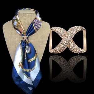 Syal Ikat Kepala Ikat Selendang Aksesori Wanita Muslim Clips Bros Desain X Berlapis Kristal Elegan untuk Pakaian Stylish 2