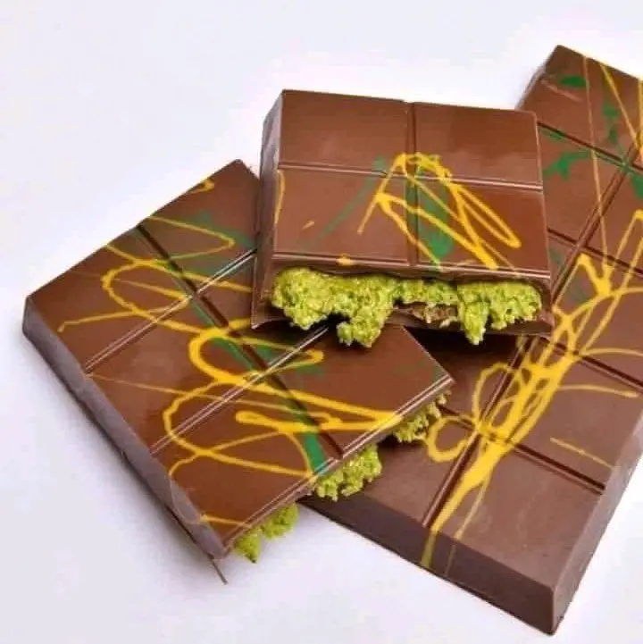 Coklat crispy pistachio kunafe Coklat Halal Chocolate Cokelat Cemilan