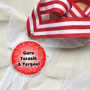 Medali Gift untuk Guru Terasik dan Tergaul - Hadiah Lucu Unik