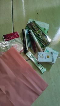 Product Review of Promo E set lengkap kosmetik 15pcs makassar set makeup murah bisa cod Set Rias Bibir Set Rias Wajah Set Lengkap Set Riasan Mata Mascara Waterproof Blush Eyeshadow Eyeliner Concealer Eyebrow Lipstik from J**n ** E** 0