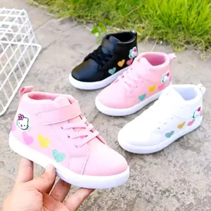 Sepatu Boot Anak Perempuan Motif Hello Kitty Love