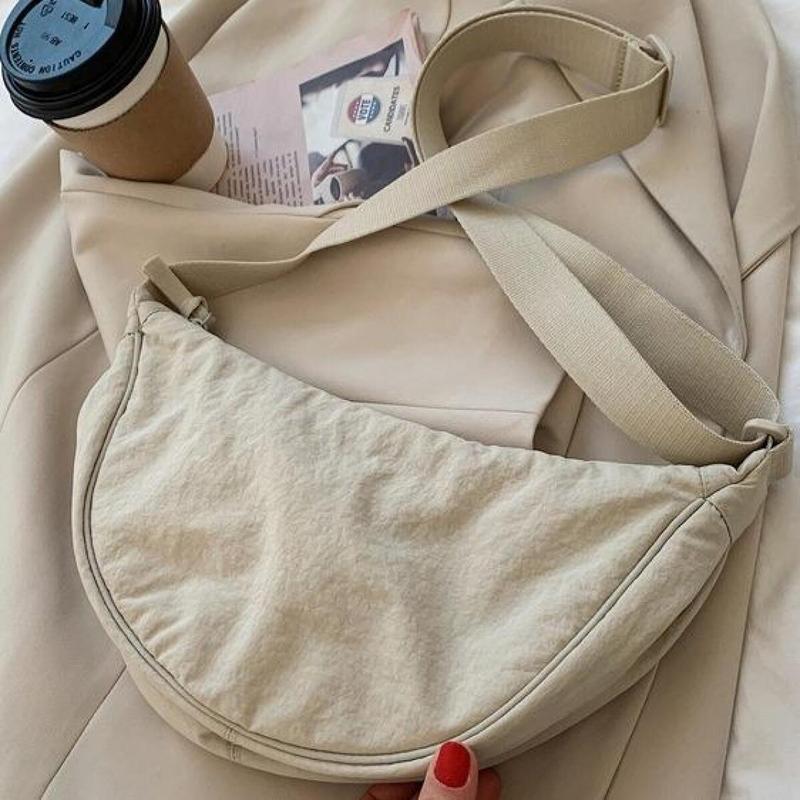 Product Introduction of 【COD】Sling Bag Half Moon Waist Bag/Besar Untuk Perjalanan Dan Selempang Setengah Bulan Uniseks/ Anti Air Waist Bag saddle  bag 15