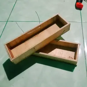 Wadah Pakan Peliharaan Unggas Ayam Burung Bebek Ideal untuk Pemeliharaan Unggas Mudah Digunakan dan Praktis Menghemat Ruang Penyimpanan