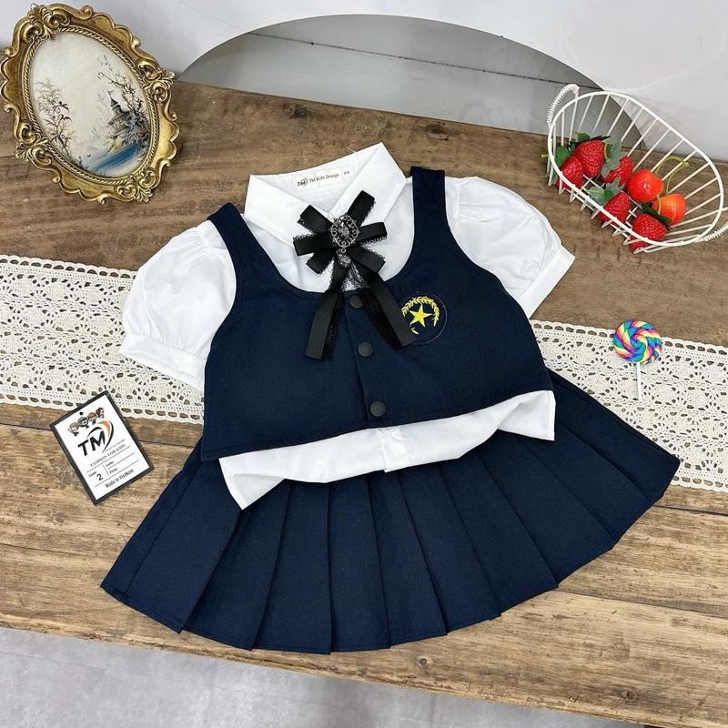 Set bộ sơ mi 4 chi tiết áo sơ mi trắng áo gile,kèm chân váy xoè xếp ly kèm hoa cài rời dành cho bé gái 8-31kg