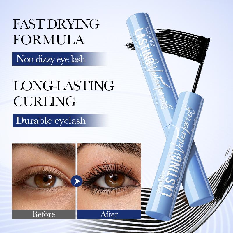 Mascara SADOER với đầu cọ định hình, giúp chuốt chính xác từng sợi lông mi, khô nhanh, chống nước, không lem, giữ nếp suốt cả ngày, uốn cong và kéo dài, dễ dàng tẩy sạch bằng nước ấm, dạng nhỏ gọn 4 g tiện mang theo, tạo hiệu ứng mắt rạng rỡ đầy sức sống.