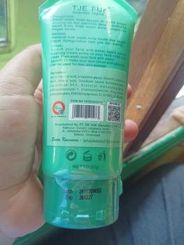 Product Review of TJE FUK Washing Cream with Moisturizer 60 Gr (Hijau)  - Facial Wash Sabun Cuci Muka Membersihkan Kotoran di Wajah Untuk Kamu Yang Berjerawat dan Kulit Kering Mencerahkan Cair from M**9 1