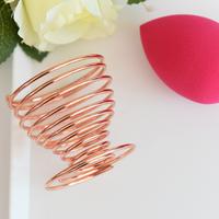 Gambar LANIAKEA Sponge Holder Spiral Metal – Tempat Penyimpanan Beauty Sponge Anti Lembap & Tahan Karat dari Laniakea Official Store Kab. Tangerang 4 Tokopedia
