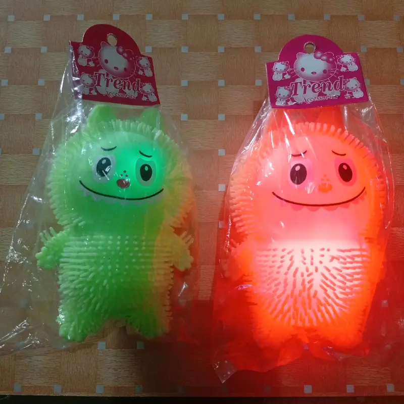 boneka karet labubu nyala 2
