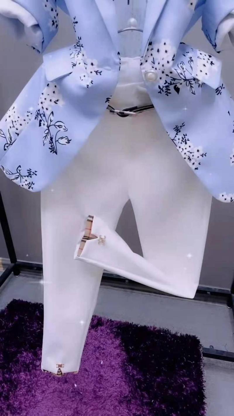 Product Introduction of Áo Khoác Vest Nữ, Họa Tiết Kẻ Sọc Mỏng, Dáng Ôm, Thanh Lịch, Phong Cách Anh Quốc, Dễ Phối Đồ Thích Hợp Cho Mùa Xuân Và Mùa Thu, Thời Trang, Xuân Hè 2024 23