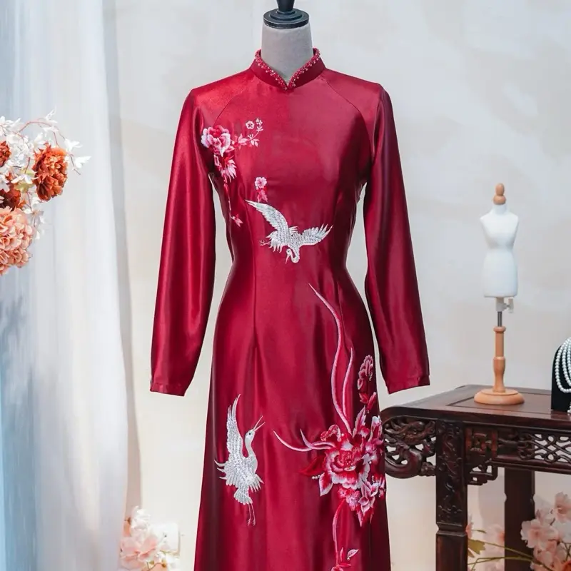[Lụa Ánh Kim]_Áo dài mẹ sui lụa ánh kim đỏ thêu và đính kết thủ công tỉ mỉ sang trọng