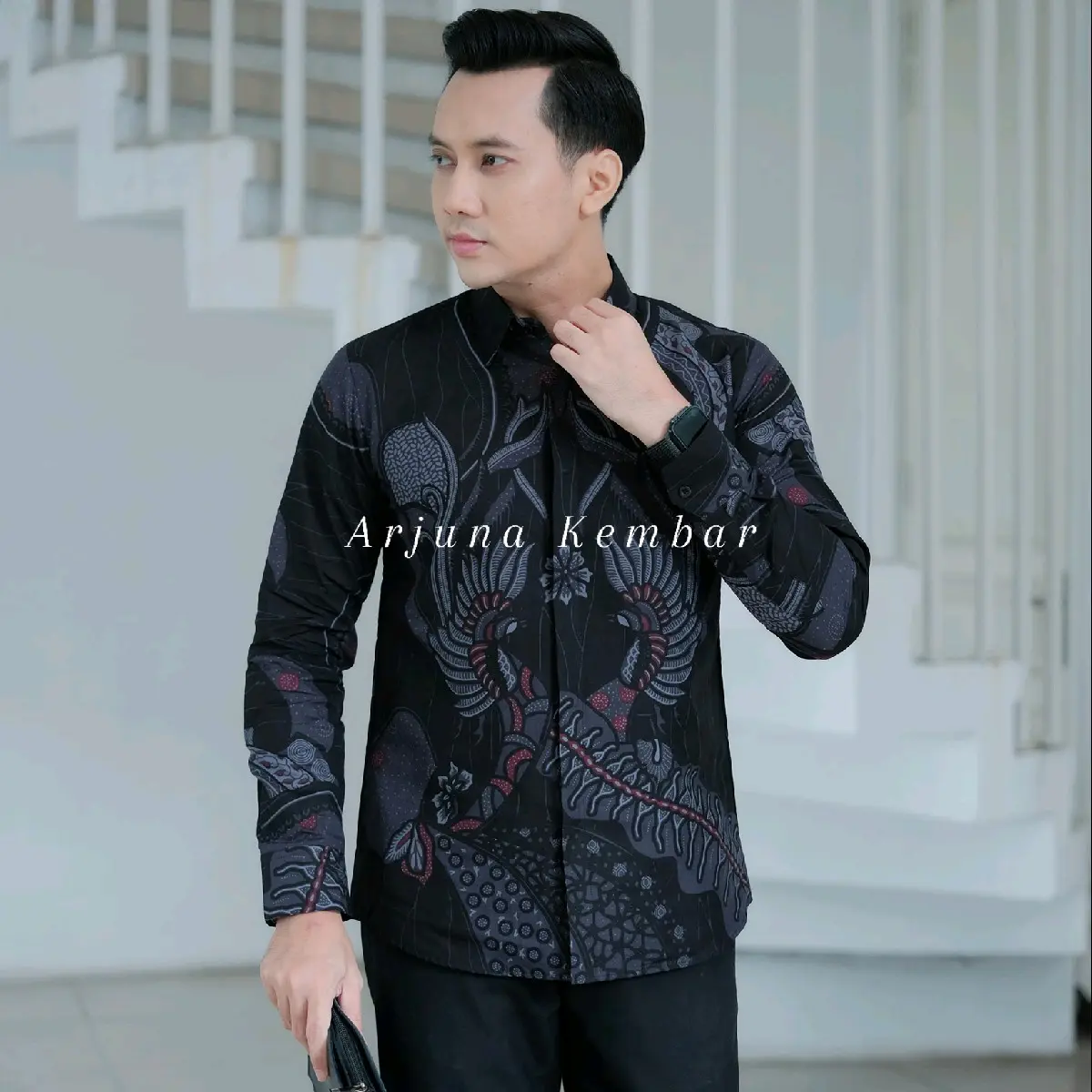 Batik pria terbaru DEWANGGA Hitam  slimfit katun Solo sragenan berlapis furing Errow Slim-fitting