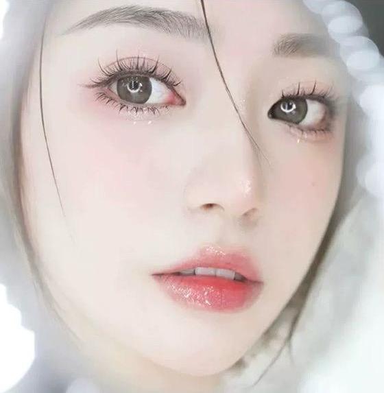 Product Introduction of 5D Glue-free Lashes | YLM 144Pcs large capacity Cluster Upgraded Softer(No Need Glue)| 24 rows of non removable tech wrl Case &/ FREE Pea Tweezers  Sunflower, Mermaid, Camellia, Volume Bloom, Lazy Trilogy & 10 Styles | Non Adhesive | natural wispy lashes 5