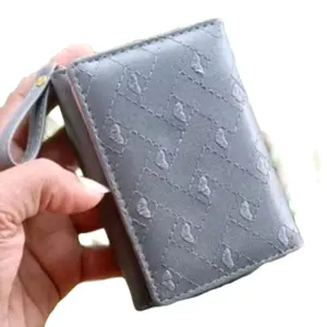 Dompet Mini Aurora Impor untuk Wanita dengan 5 Slot Kartu Tempat Uang Kertas Koin Desain Elegan Praktis dan Fungsional dari Kulit Sintetis Tahan Lama