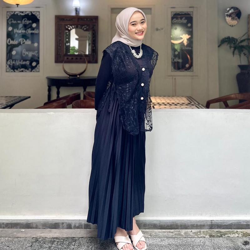 Ayasha - One Set Kondangan Vest Brokat Tile dan Rok Plisket Premium 3