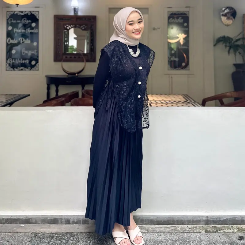 Ayasha - One Set Kondangan Vest Brokat Tile dan Rok Plisket Premium 3