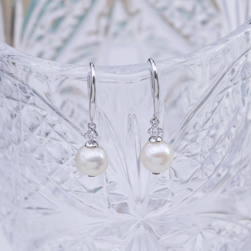 Shuiyu S925 silver freshwater nucleated white pearl ear hook8-9mm round and slightly flawed ZH13278 1