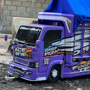 Promo Miniatur Truk Oleng Full Variasi lampu led murah Oleng parah bisa belok kanan dan kiri Set Hadiah Mainan Control Remote