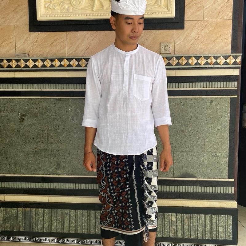 Baju/Kameja putih kancing setengah/kancing 3/lengan setengah•murah•dan nyaman digunakan 0