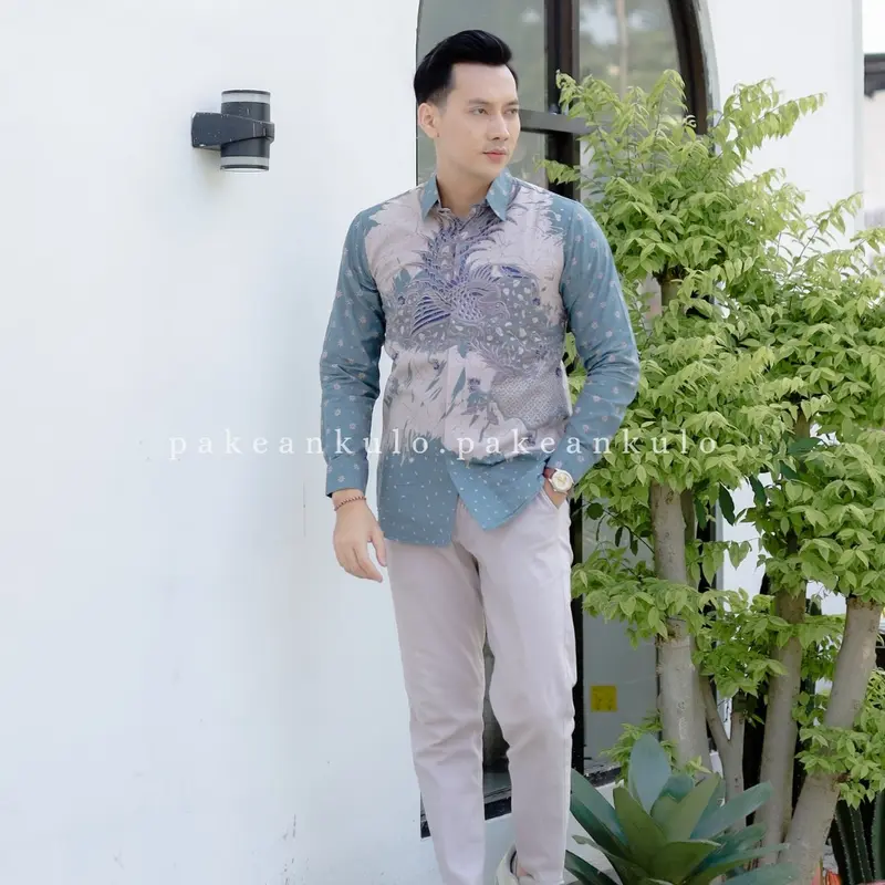 Pakeankulo Batik Pria Premium Slimfit Motif Pramudya Biru Langit 3