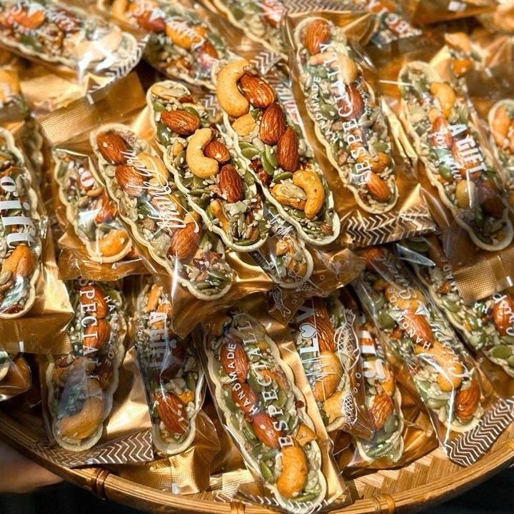   MUA 250gr TẶNG 250gr  Bánh Thuyền Mix Hạt  nhận tổng 500gr    ....1... 