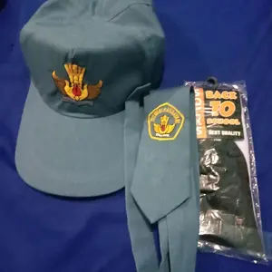 Paket Topi SMA Dasi Kaus Kaki Kualitas Terbaik untuk Back to School