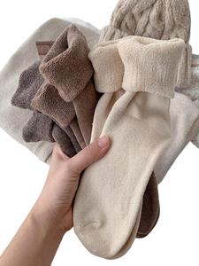 Calcetines de felpa gruesos y cálidos para mujer, 3 pares de colores aleatorios, altura media-pantorrilla, tela suave y cómoda, perfectos para uso diario en otoño e invierno