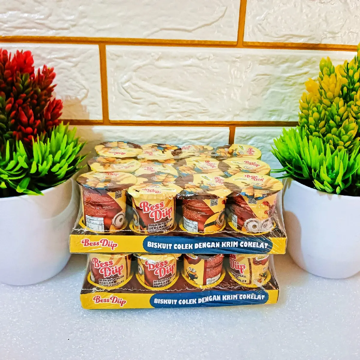 Bess Diip Minions Snack Mini Coklat Biskuit Stick Cokelat 8 Gr × 12 Pcs