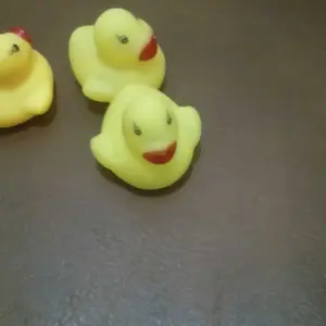 BEBEK ENCIT MAINAN PENCET BUNYI CIT CIT LUCU BAYI MANDI