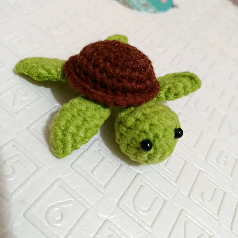 Arisa Crochet Turtle Keychain Handmade / Gantungan Kunci Bentuk Kura-kura 2